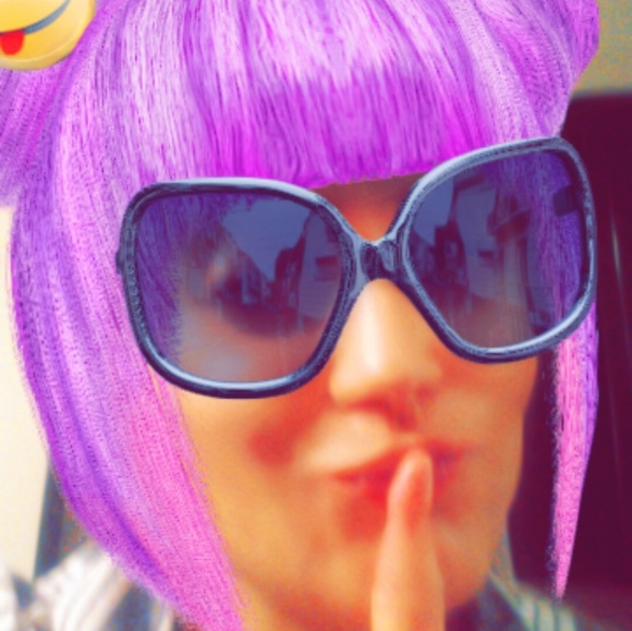 Meet your Posher, Laura - Picture 3 of 6